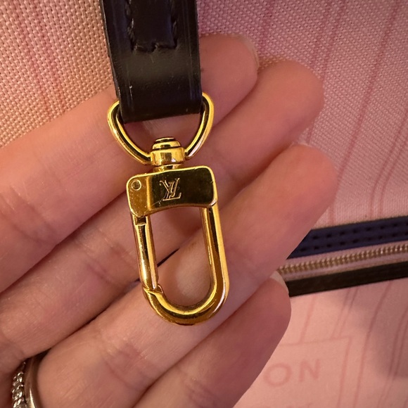 Louis Vuitton Neverfull MM - Picture 7 of 16